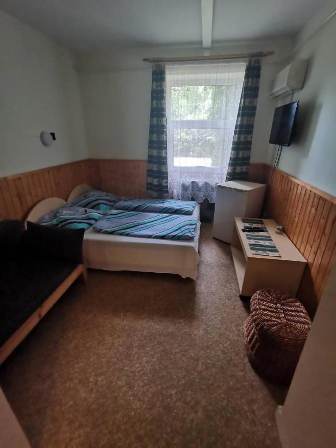 Platán üdülő Apartamento Balatonlelle Exterior foto